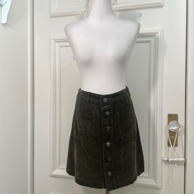khaki corduroy basic skirt(size-S)