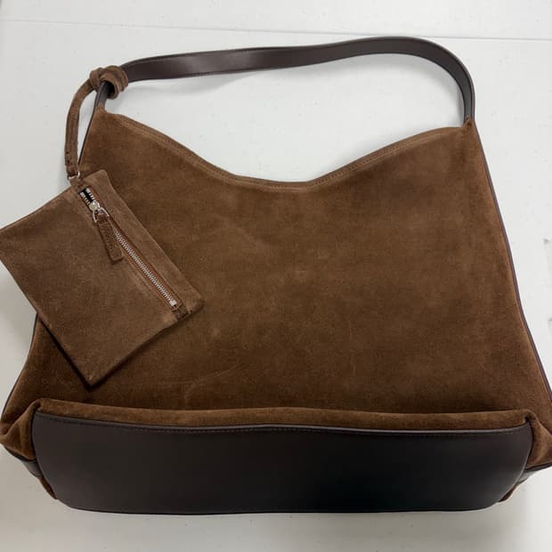 로서울 펄피 크로스바디 호보백 스웨이드 팝니다