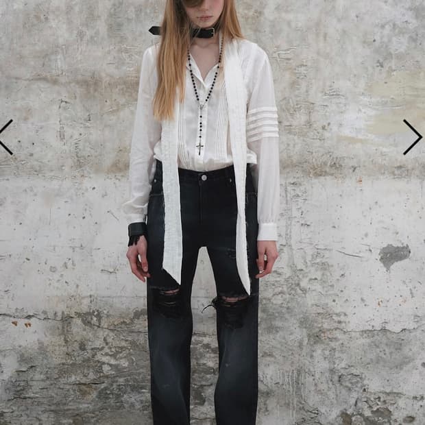 데어드) CUT OUT DESTROYED JEANS- size M