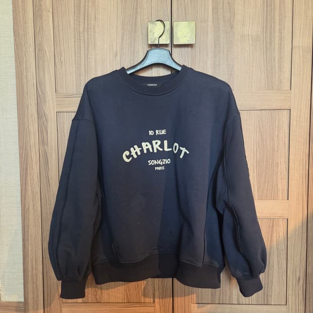 송지오 샤를로 맨투맨 25SS