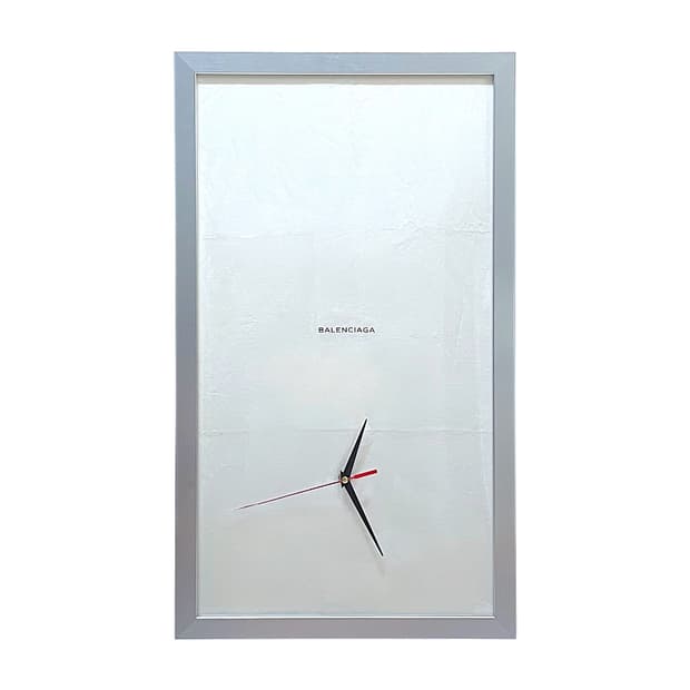 발렌시아가 더스트백 업사이클링 벽시계