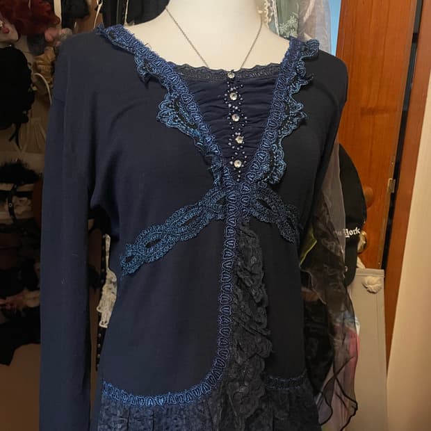 네이비 레이스 탑