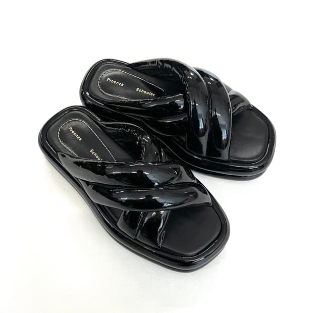 프로엔자슐러 패딩 매듭 슬리퍼