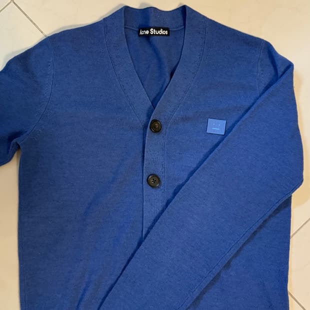 아크네 스튜디오 가디건