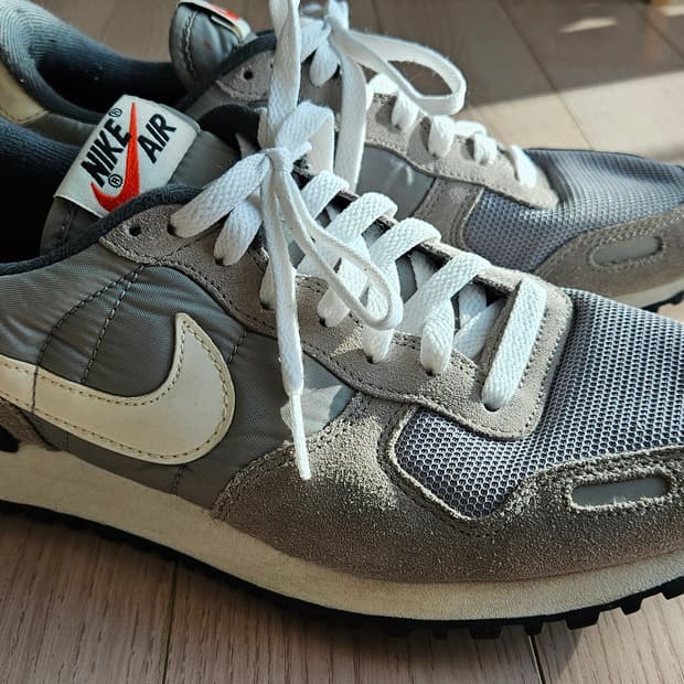 나이키 볼텍스 레트로 그레이