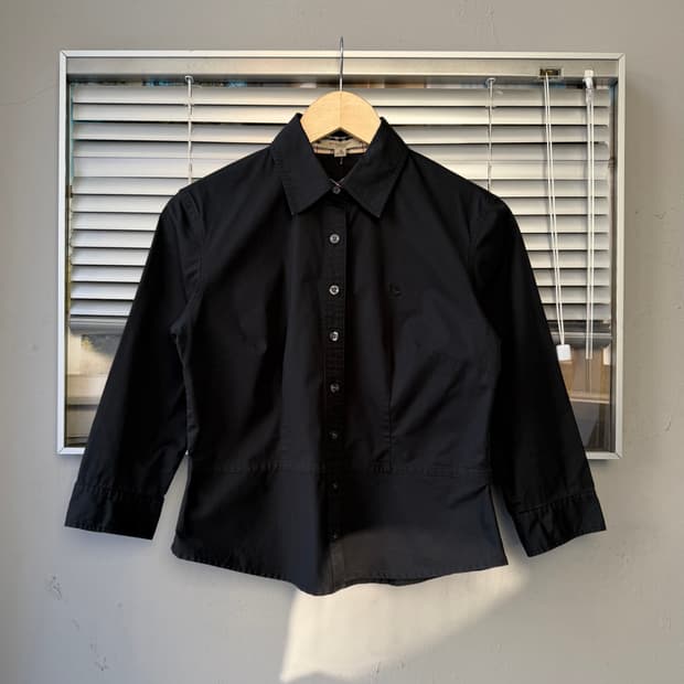BURBERRY women's black crop shirt