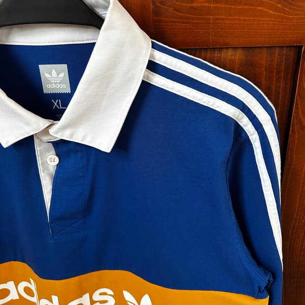 아디다스 럭비티