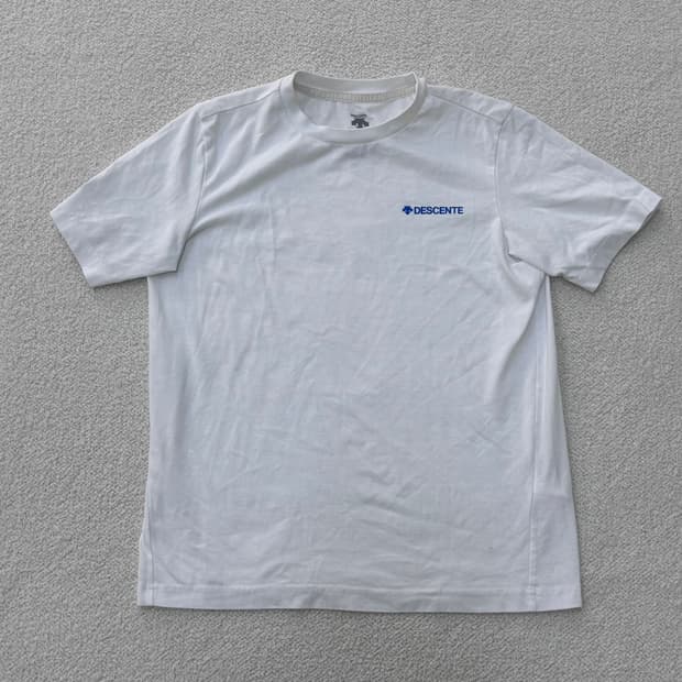 85 데상트 스몰로고 반팔 티셔츠 0310E