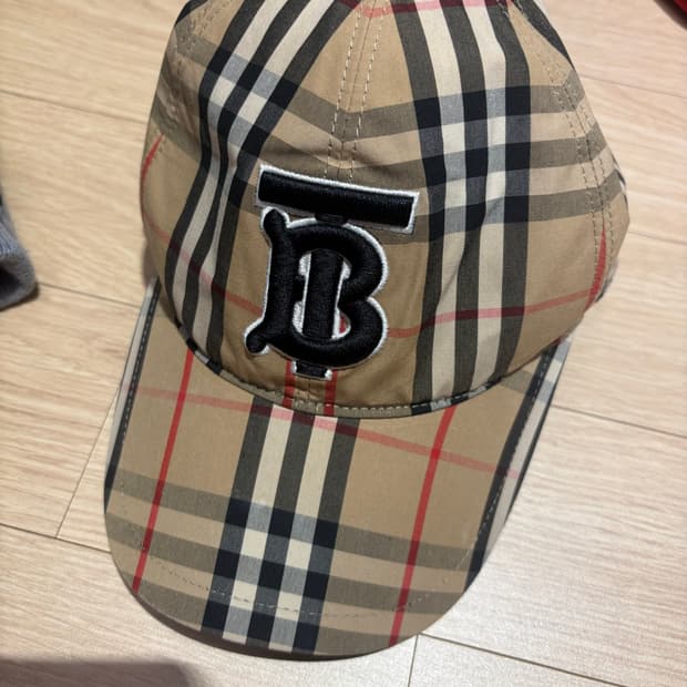 버버리 볼캡
