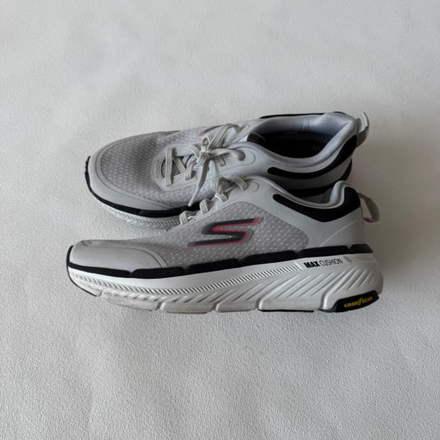 [250]스케쳐스(Skechers) MAX CUSHION 런닝화