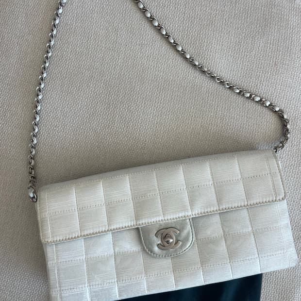 (정품) 샤넬 트래블라인 초콜릿 바 숄더백