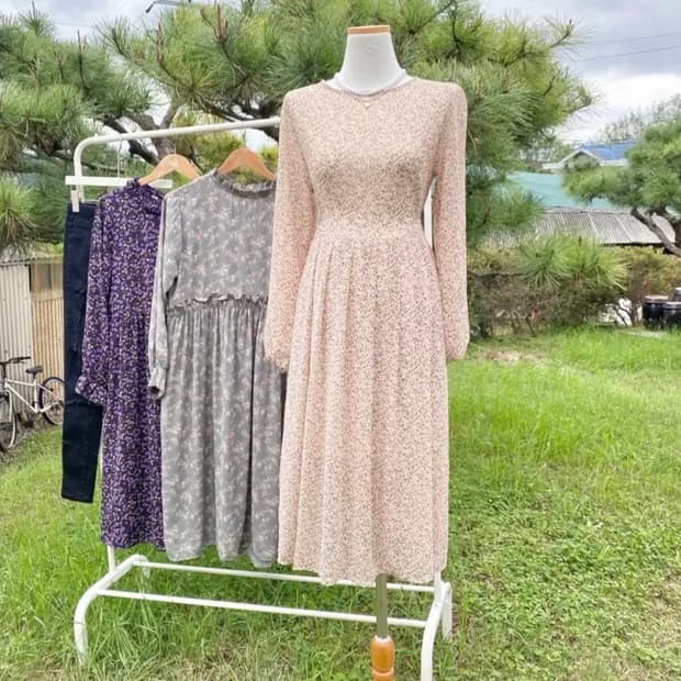 꽃무늬 꽃 플라워 잔꽃 패턴 라운드넥 봄 가을 아이보리 롱 원피스