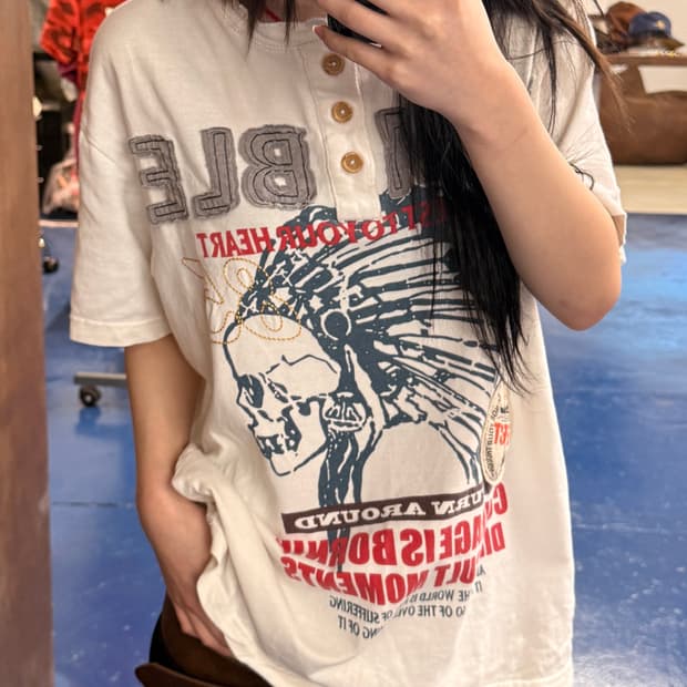 hippie 스페이스 오페라 버튼 반팔티