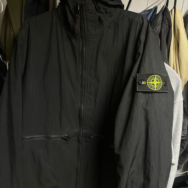 스톤아일랜드 바람막이