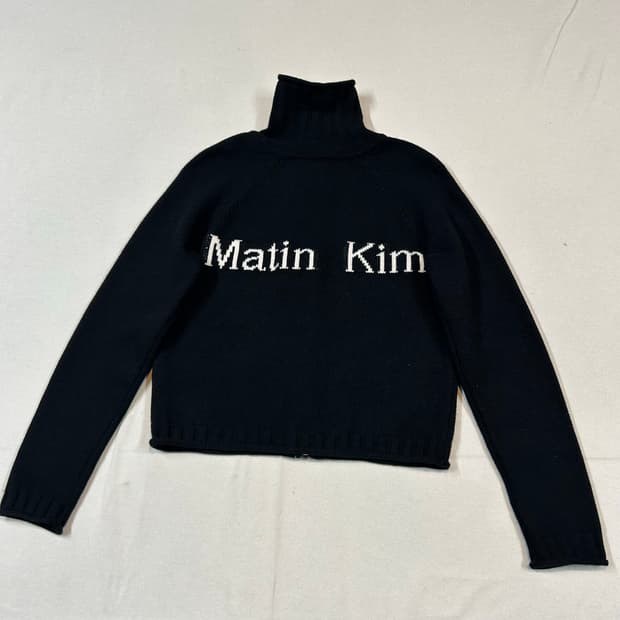 S) 마뗑킴 Matin Kim 스펠로고 포인트 니트 집업 블랙