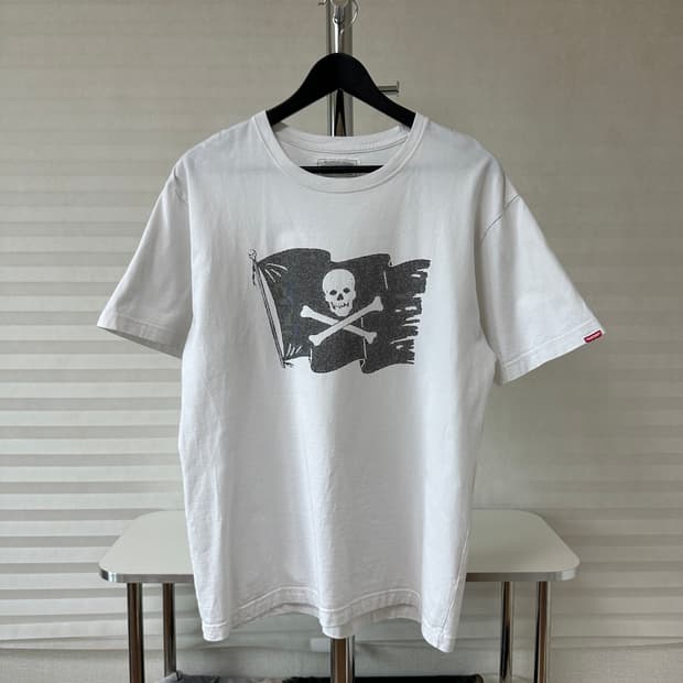 Neighborhood Skull Flag 반팔