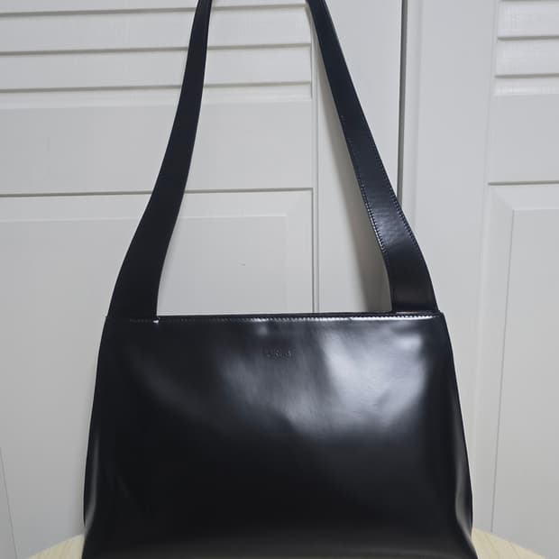 FURLA 훌라 페이턴트 레더 호보백 블랙 