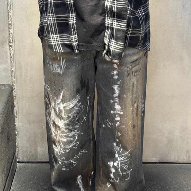 발렌시아가 그래피티 배기진