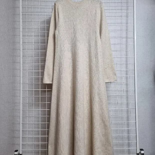 (택포) 11am 플레어 니트원피스 (새상품급)