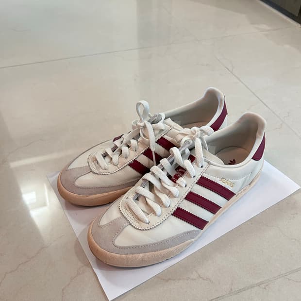 아디다스 진스 아이보리 버건디 운동화