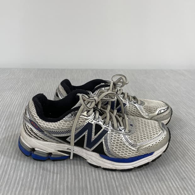 757) 뉴발란스 860v2 메탈릭 실버 225mm