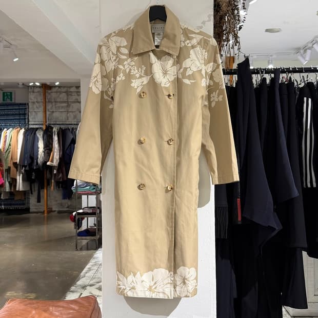 셀린느 베이지 플라워 프린트 트렌치코트