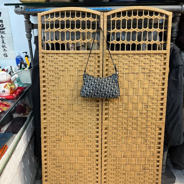 정품 디올 오빌리크 미니 숄더백 팝니다