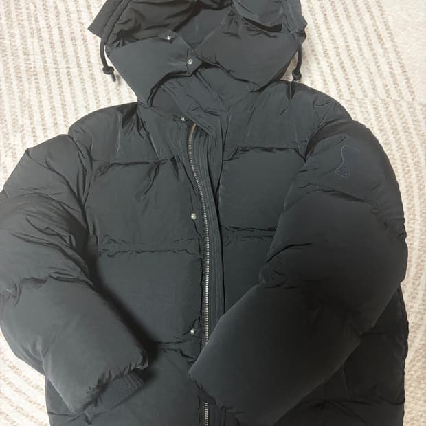 아미 패딩 UJK401-276-001 s사이즈