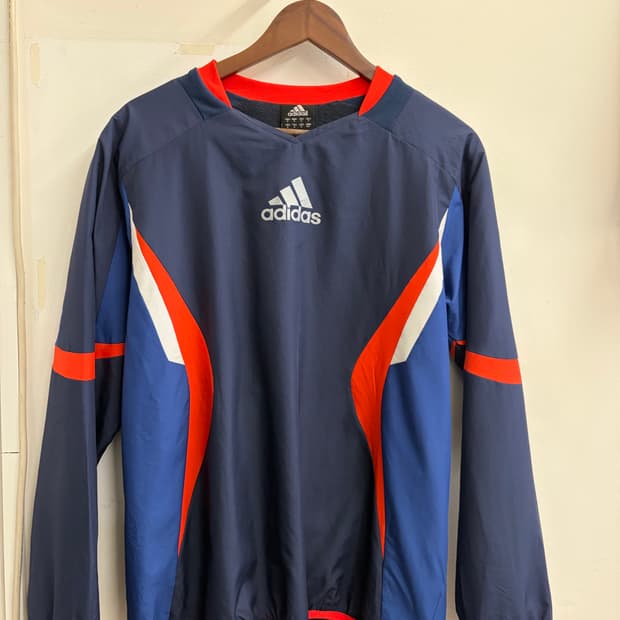 N62. 아디다스 웜업