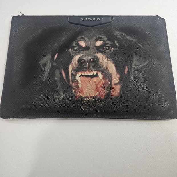 지방시 GIVENCHY 로트와일러 클러치 라지 블랙