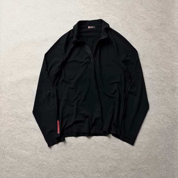 00’s 프라다 레드탭 테크니컬 하프집업 