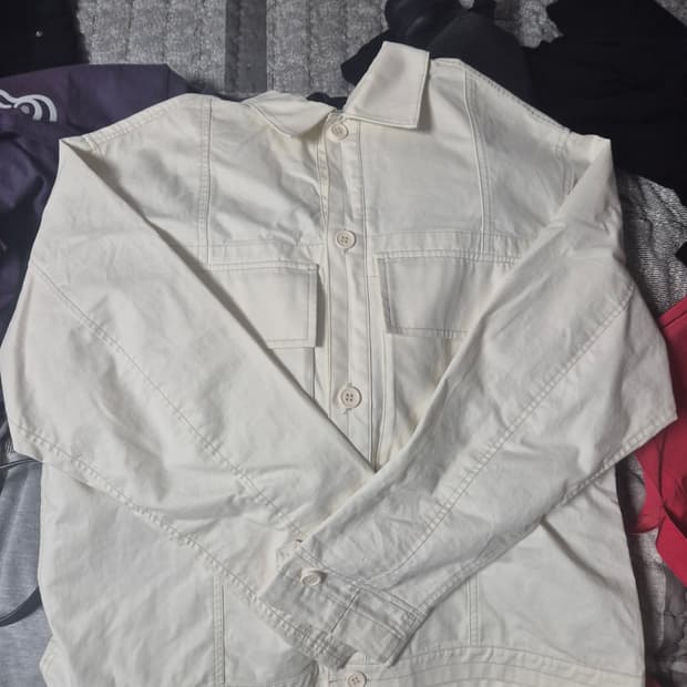 비슬로우 크림자켓