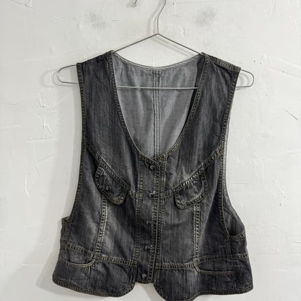 vest