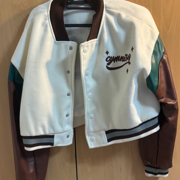 레더 크롭 야구점퍼