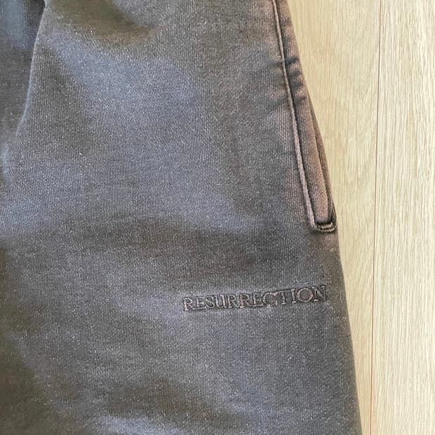 리저렉션 조거 팬츠 초창기