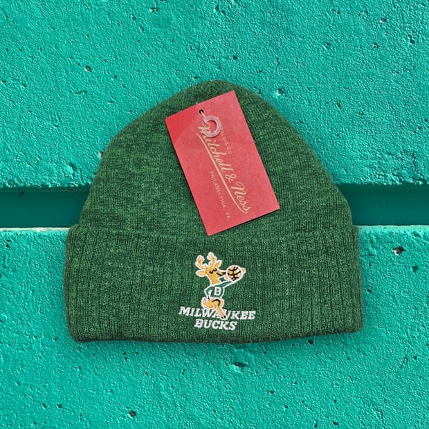 미첼앤네스 밀워키 벅스 비니