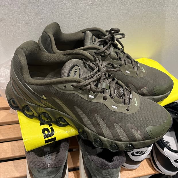 나이키 DN8 카키