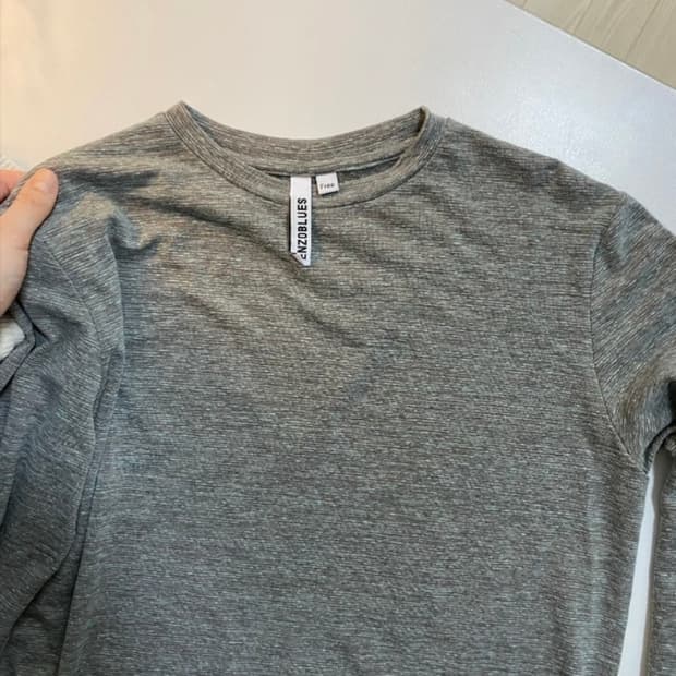 엔조블루스 회색 긴팔티 팔아요