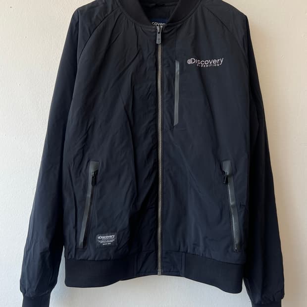 디스커버리 남성 블랙 블루종점퍼 신슐레이트