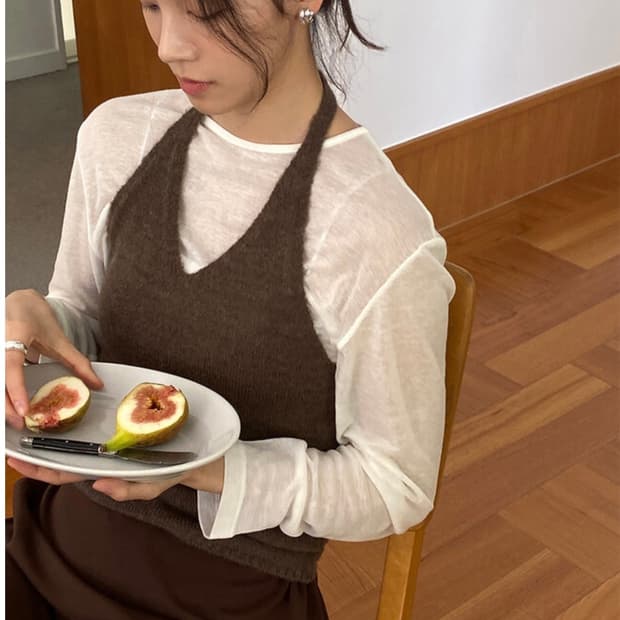 킨다베이지 보첼리 홀터넥 알파카 뷔스티에