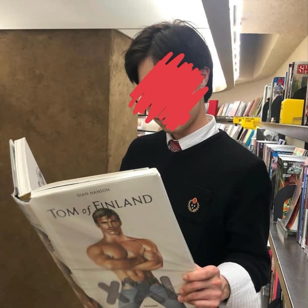 헤리티지플로스 브이넥 니트 