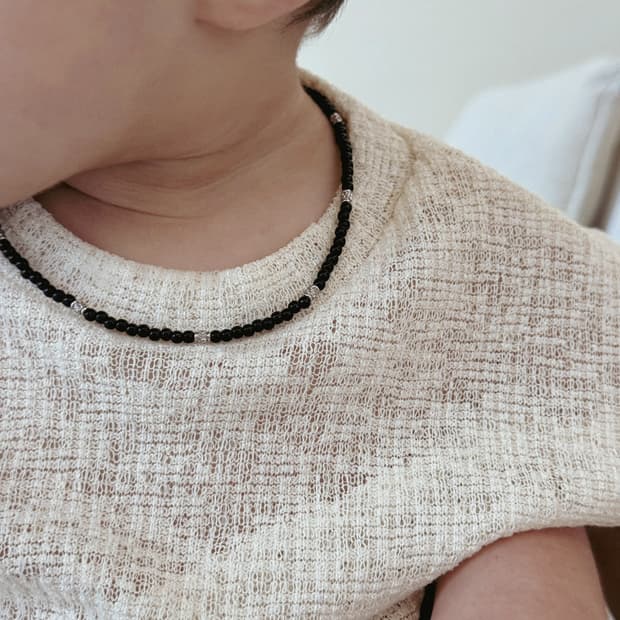 [Baby] Black & silver accent necklace