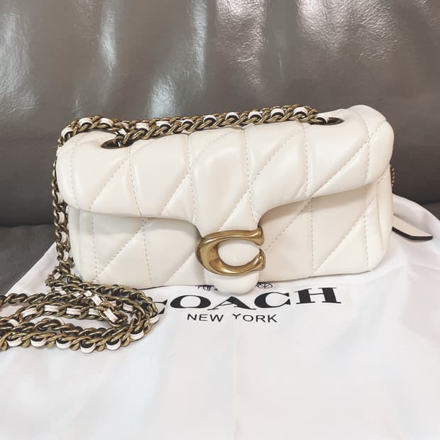 코치 태비백 20 퀼팅 아이보리 