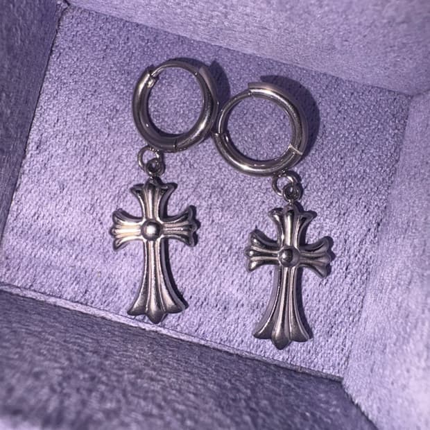 써지컬 십자가 귀걸이 (새상품) 특가 세일‼️