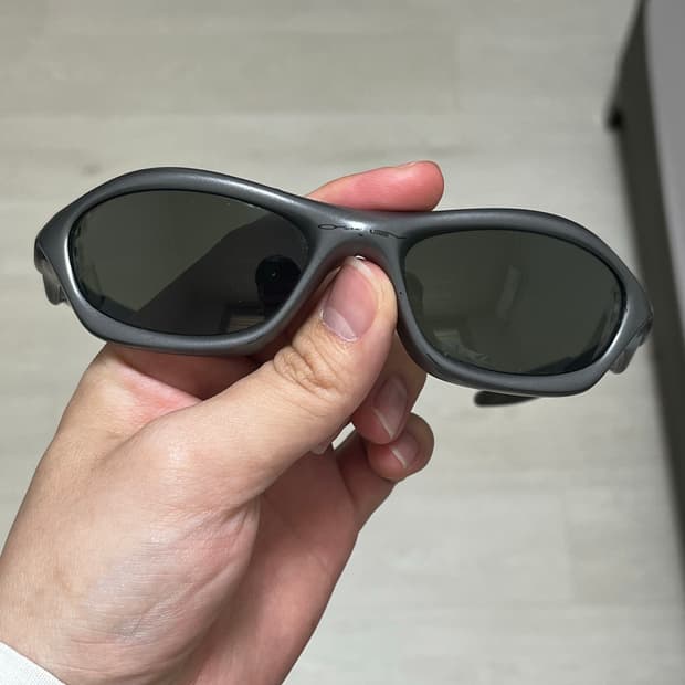 오클리 언노운 unknown 그레이