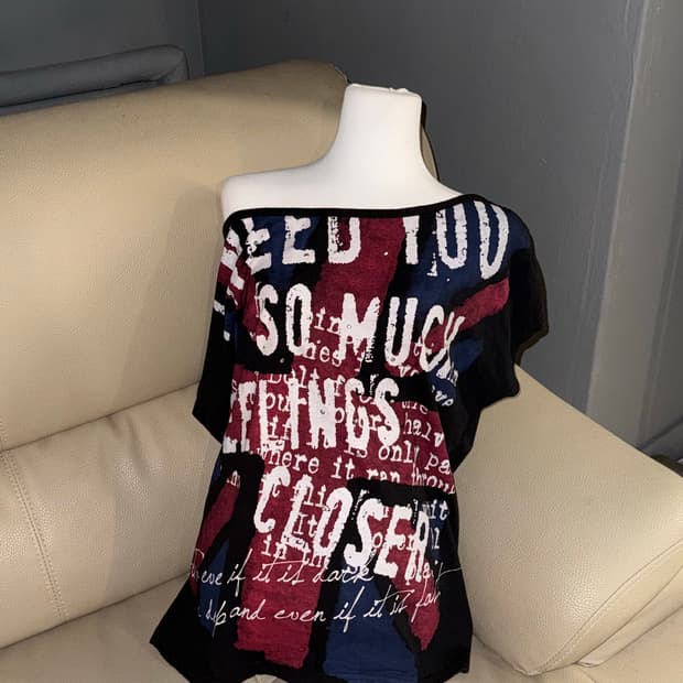 UK flag & lettering detail top