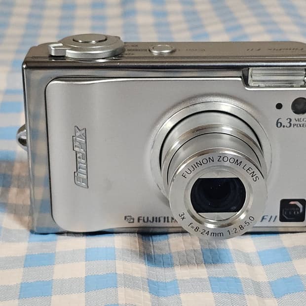 후지필름 FinePix F11 디지털 카메라