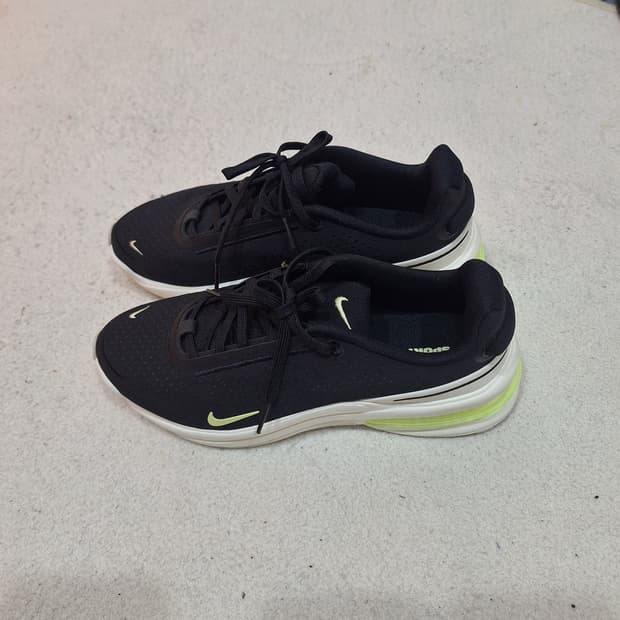 나이키  에어줌업턴 운동화250(상태좋음)