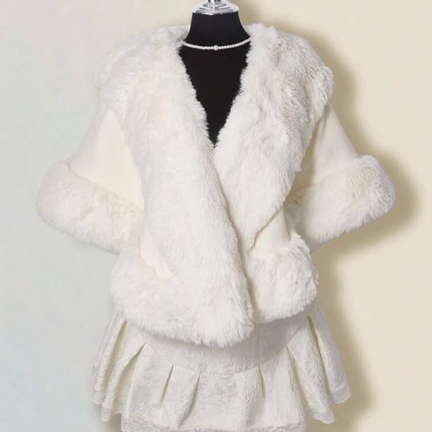 갸루 화이트 퍼 케이프 코트 새상품