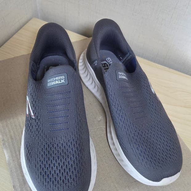 스케처스 고워크 슬립온